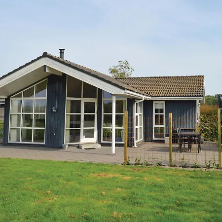 Four-bedroom Holiday In Hadsund